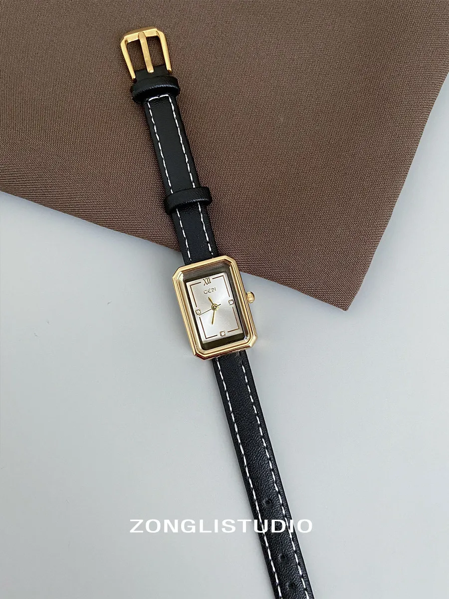 Retro Leather Watch For Women, Small And Exquisite, Stylish And Elegant, High-End And Luxurious Design With A Leather Strap.
