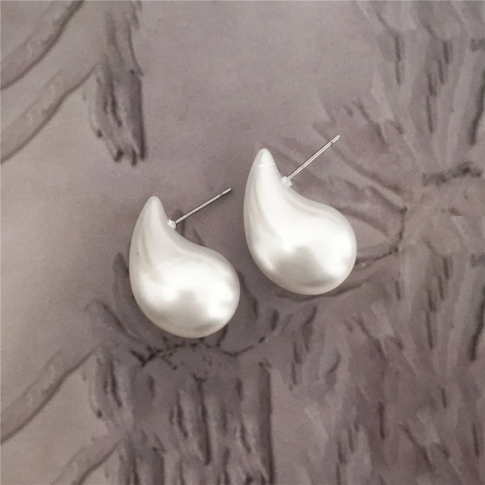 أقراط بريمة على شكل قلب رومانسي للنساء ، نسيج معدني ، لون فضي ، سحر مقاوم للماء ، مجوهرات حلوة ، هدية ، جديدة