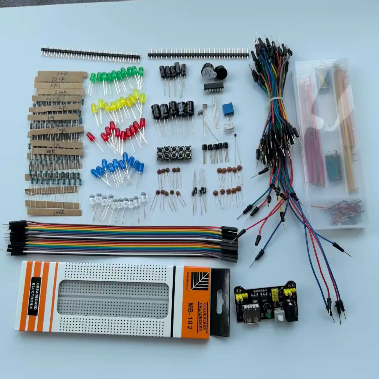 Das MB102 830-Loch-Steckplatinen-Set ist für das R3-Elektronik-Komponenten-Set geeignet und wird mit einer Aufbewahrungsbox geliefert. – Detail 5