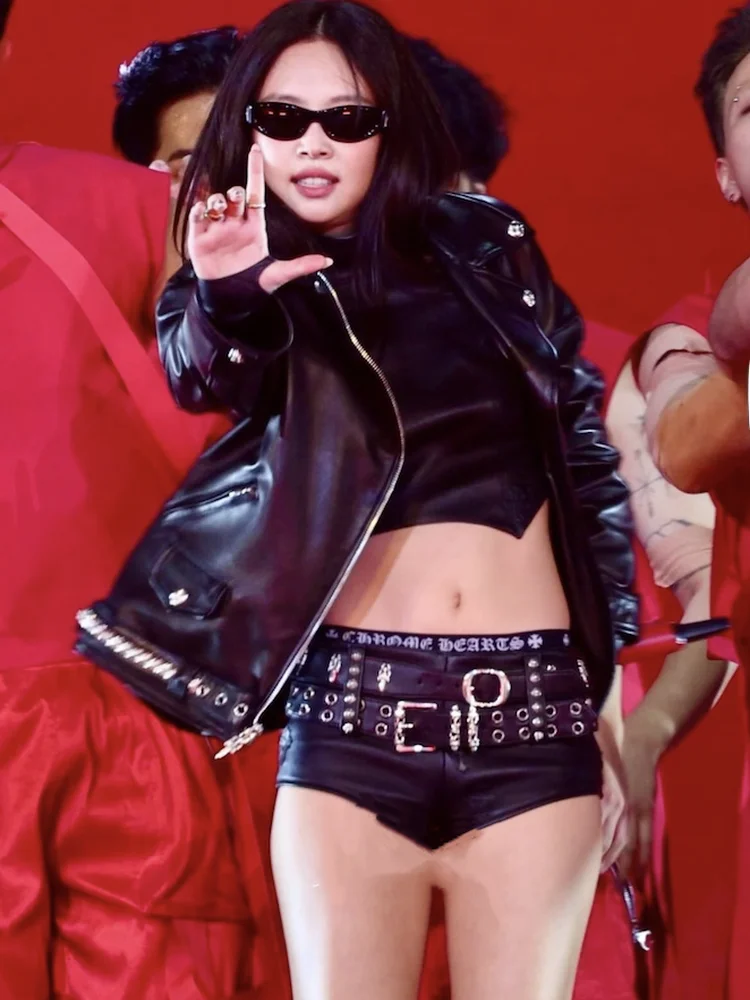 Jennie Bühnenoutfit Schwer Verzierter Anzugkragen Wasserdiamant-Gürtel Reißverschluss PU-Lederjacke Trendige Damenmode-Jacke