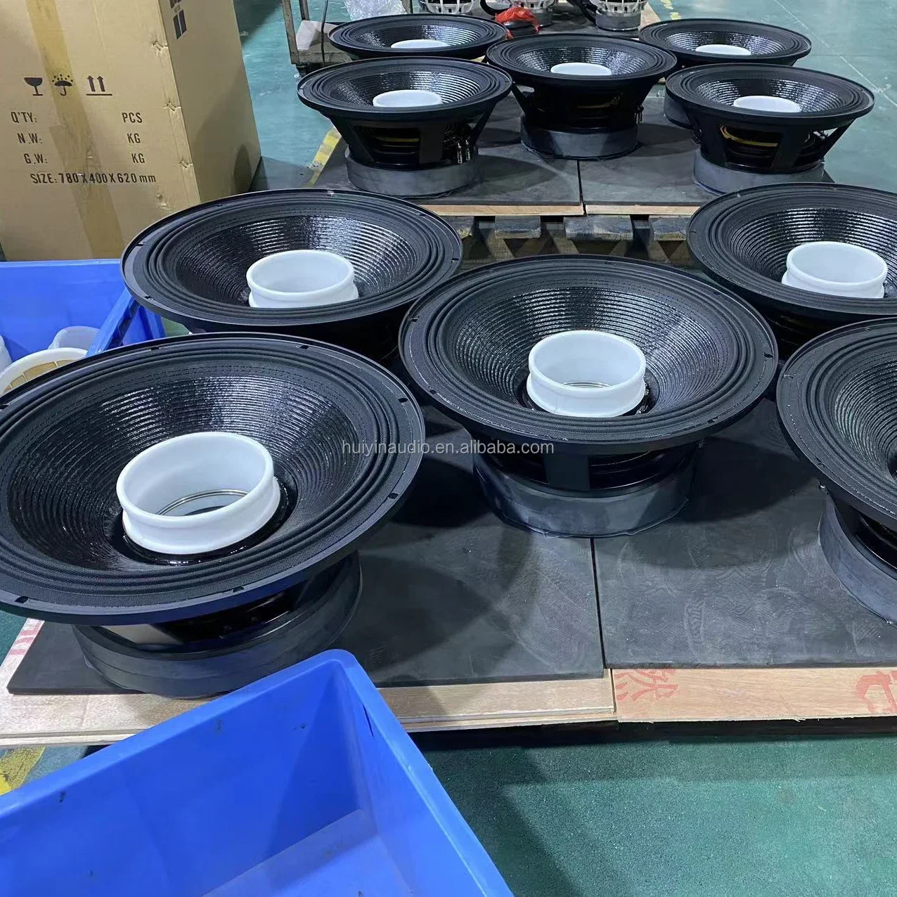 مكبرات صوت 18 بوصة 2500 وات RMS 6 بوصة مكبر صوت يعمل بالملف PA لنظام الصوت الاحترافي