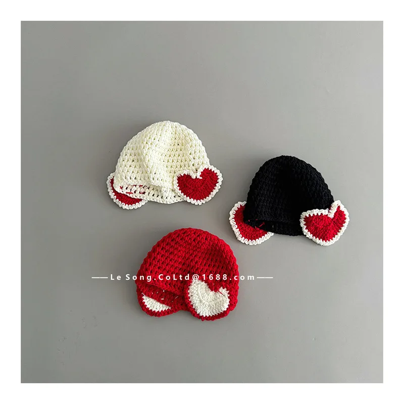 Children's Autumn and Winter Cute Heart-Shaped Hand-Crocheted Knit Hat for Girls, Outdoor Warm Woolen Ear Protection Hat, Trendy