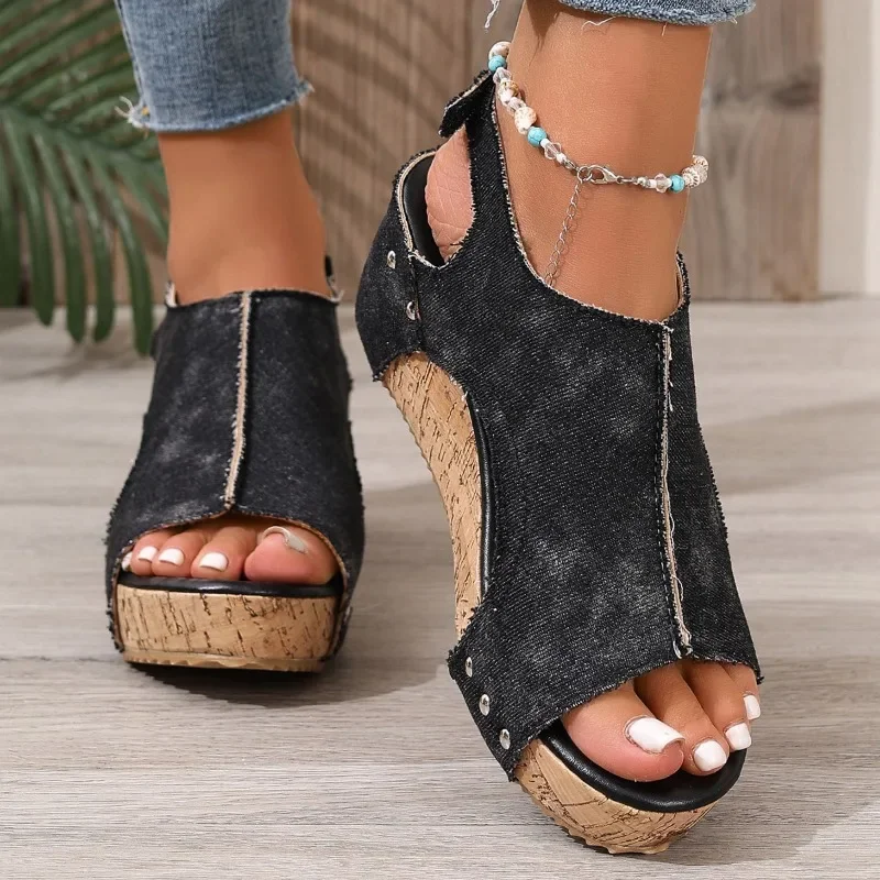 ‌ 2025 Estate Nuovo Plus Size Roma Sandali Outdoor Casual Piattaforma Scarpe da donna comode Moda Rivetto Zeppe Sandali vendita calda