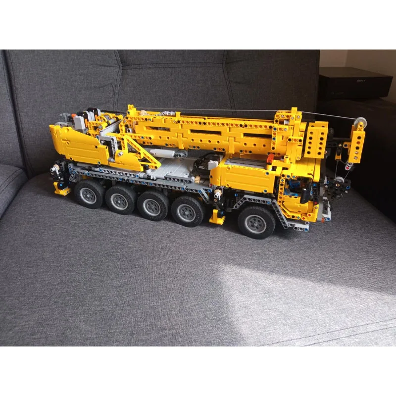 MOC-72302Yellow New Model Urban Construction RC Motorized Crane2597Parts Educational Boy Kids Birthday Building Blocks Toy Gifts