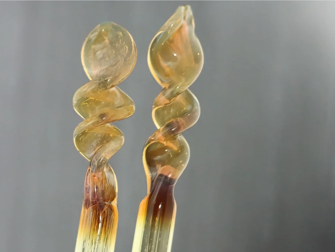 

Домашняя палочка из высокопрочного боросиликатного стекла, меняющая цвет, для экспериментального создания цветного пламени, янтарный и красно-фиолетовый оттенки.