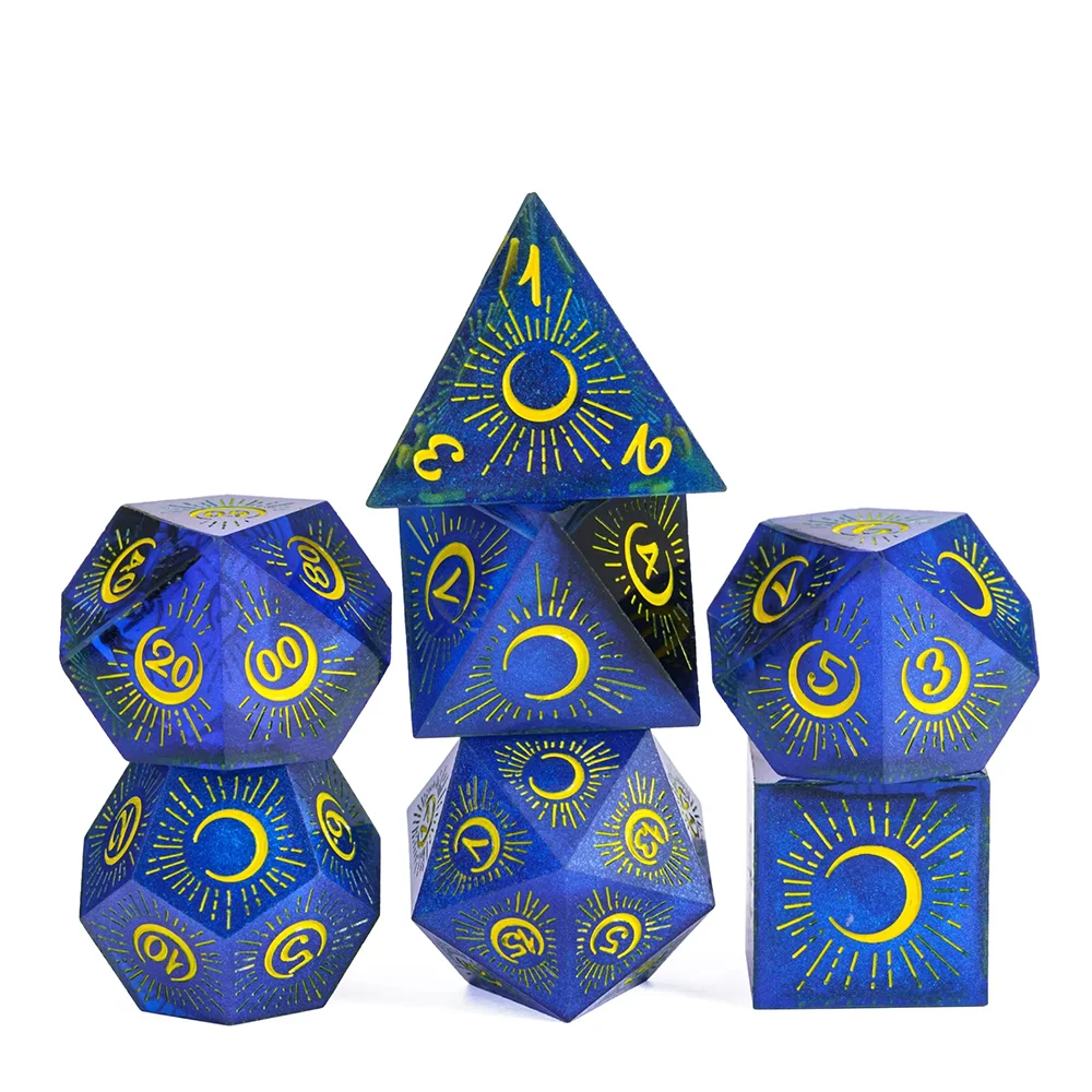 

Кости Cusdie Rising Moon с острыми краями, кости DND Moon Eclipses, узор D & D, 7 многогранных костей ручной работы для ролевых игр