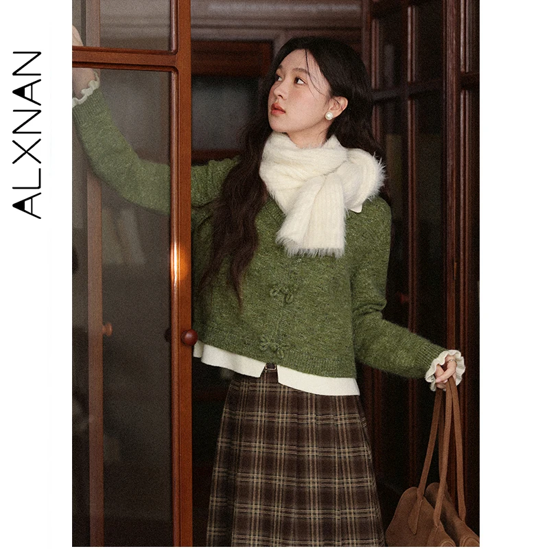 เสื้อสเวตเตอร์ผู้หญิง ALXNAN แบบสองชิ้นปลอม แต่งผ้าปะติด ปกผูกโบว์ ถักนิตติ้ง ใส่สบาย นุ่มนวล เหมาะสำหรับใส่ไปทำงาน รุ่น L580103