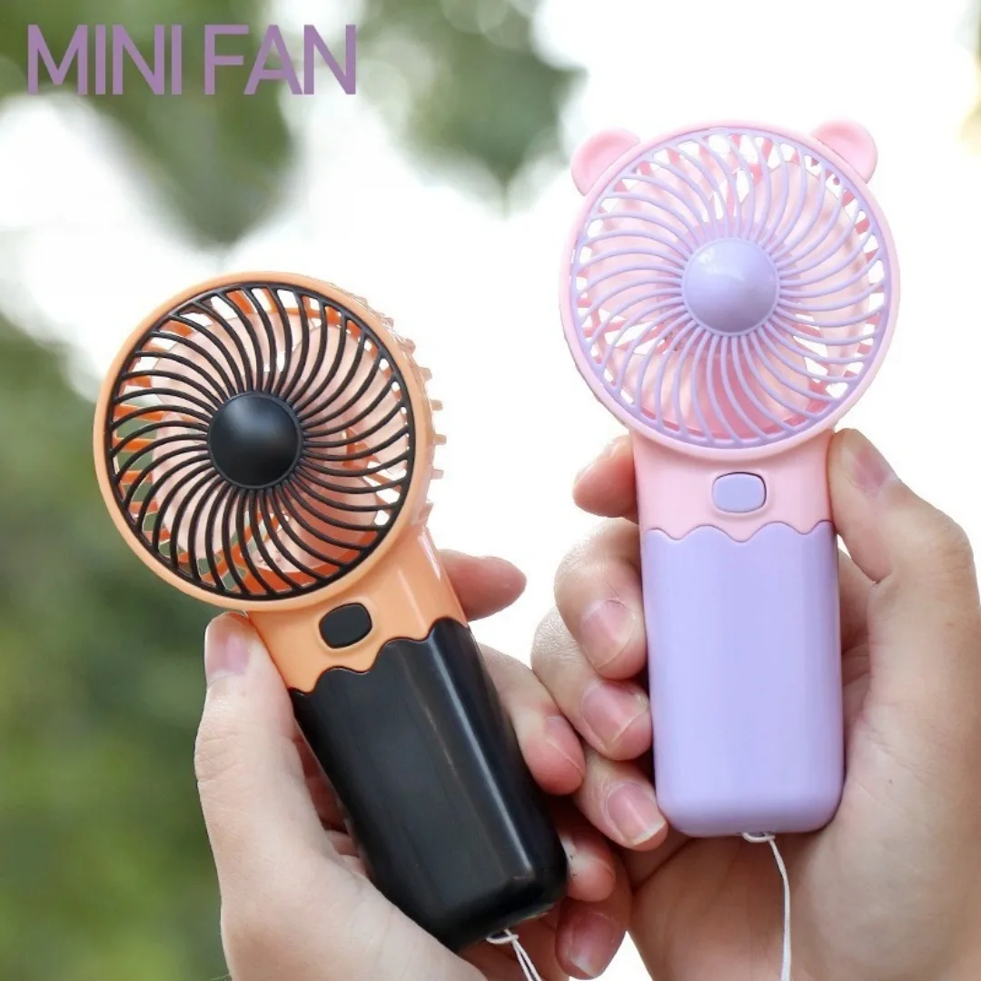 

Этот мини-вентилятор портативный, работает от батареек, что идеально подходит для активного отдыха на природе — (батарейки продаются отдельно)