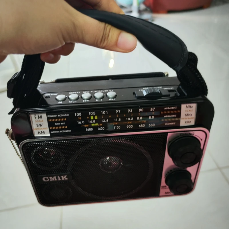 

Mini Portable Multiband Wireless Bluetooth Radio Rechargeable Card Plug Play Compact Size Handheld AM FM Shortwave Scanner