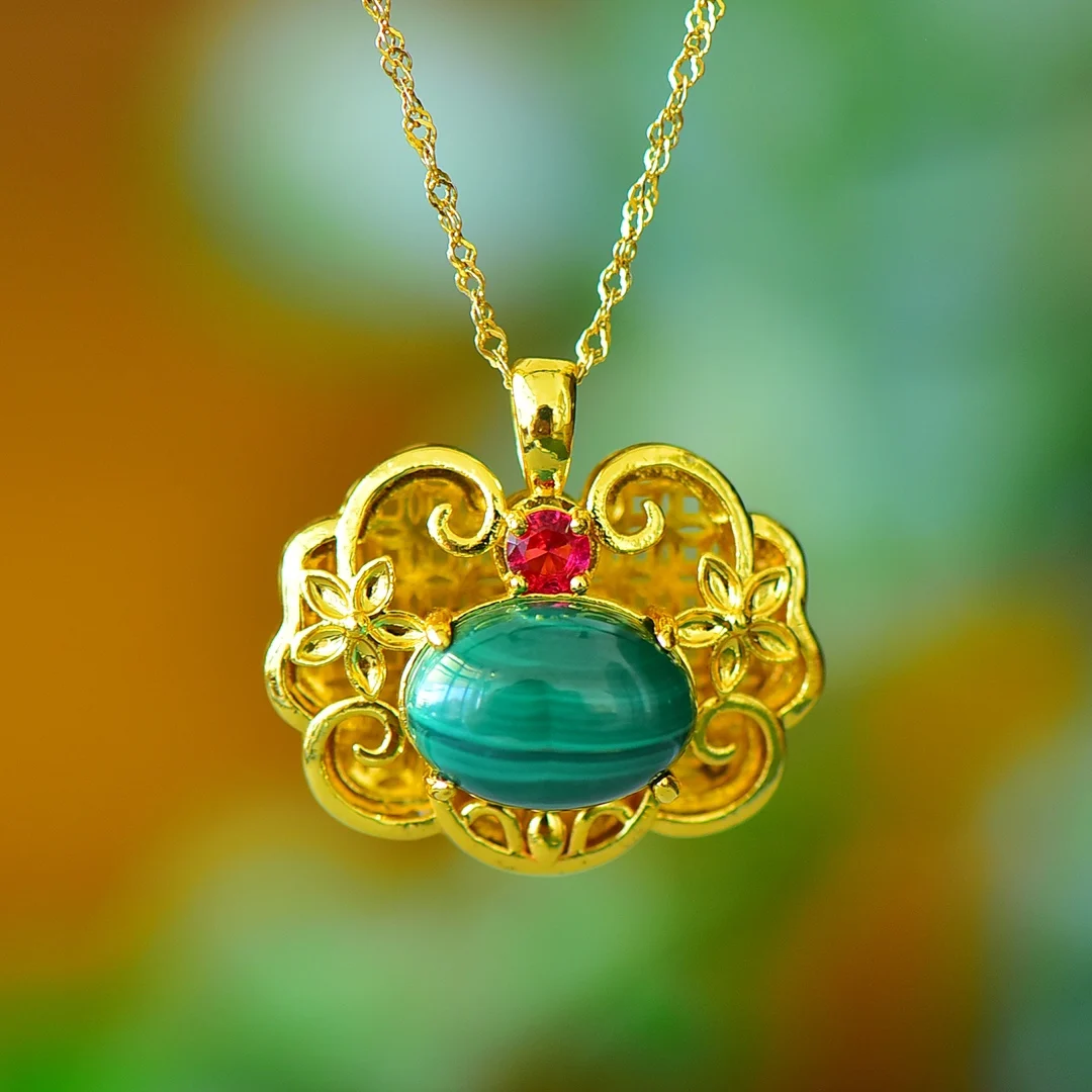 

Fashion Inlaid Malachite Ruyi Lock Pendant