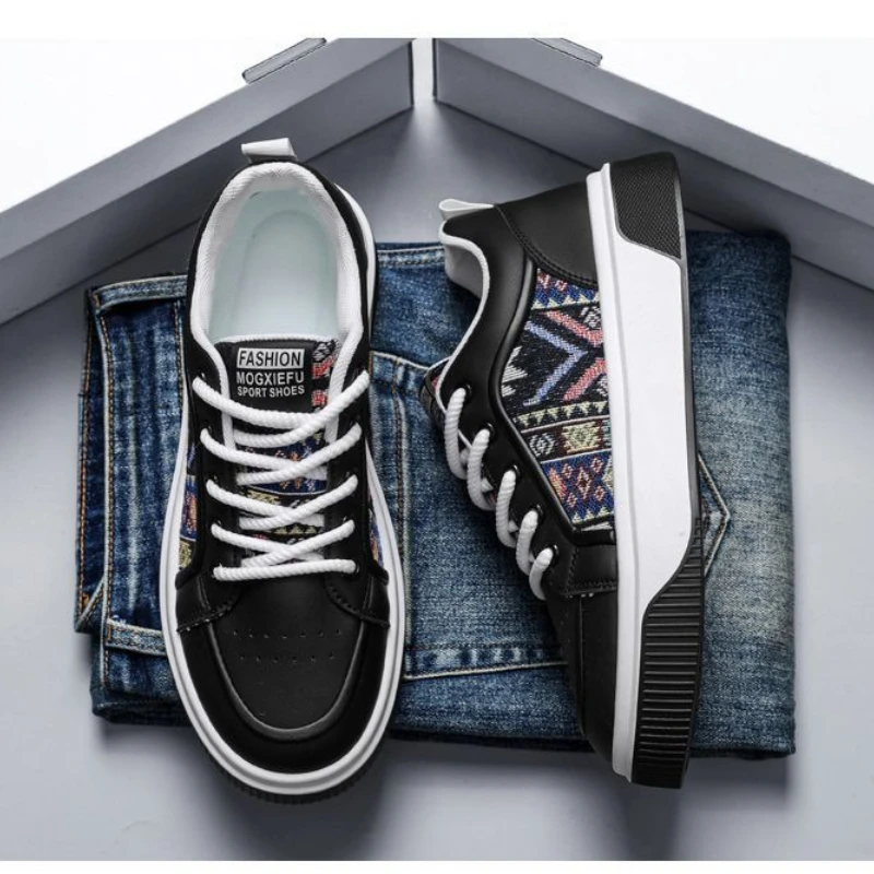 Men Hot Selling Trendy Shoes 2025 Spring Men Sneakers New Casual Trendy Board Shoes Fashionable and Versatile Internet Famous T