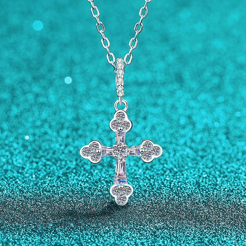 Elegant PT950 Platinum Moissanite Necklace, Cross Pendant with Auspicious Cloud Pattern Trendy Personalized Collarbone Chain