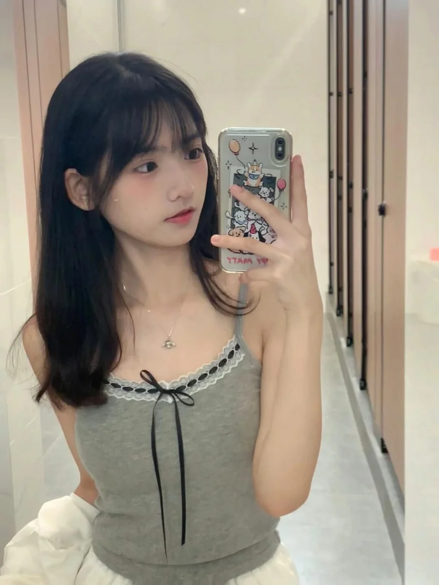 

Новый женский летний кружевной топ на тонких бретельках 2024 года, маленький размер, облегающий, красивый, для ношения под одеждой