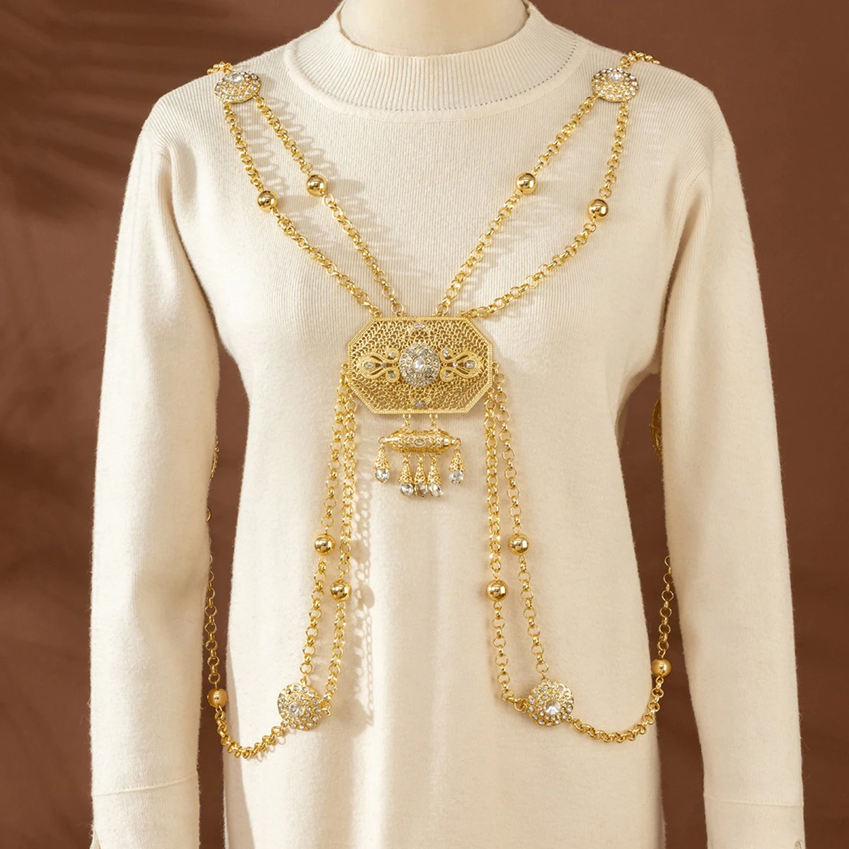 A luxury Moroccan metal beaded chain for women's chest and shoulder necklace robe bridal body jewelry