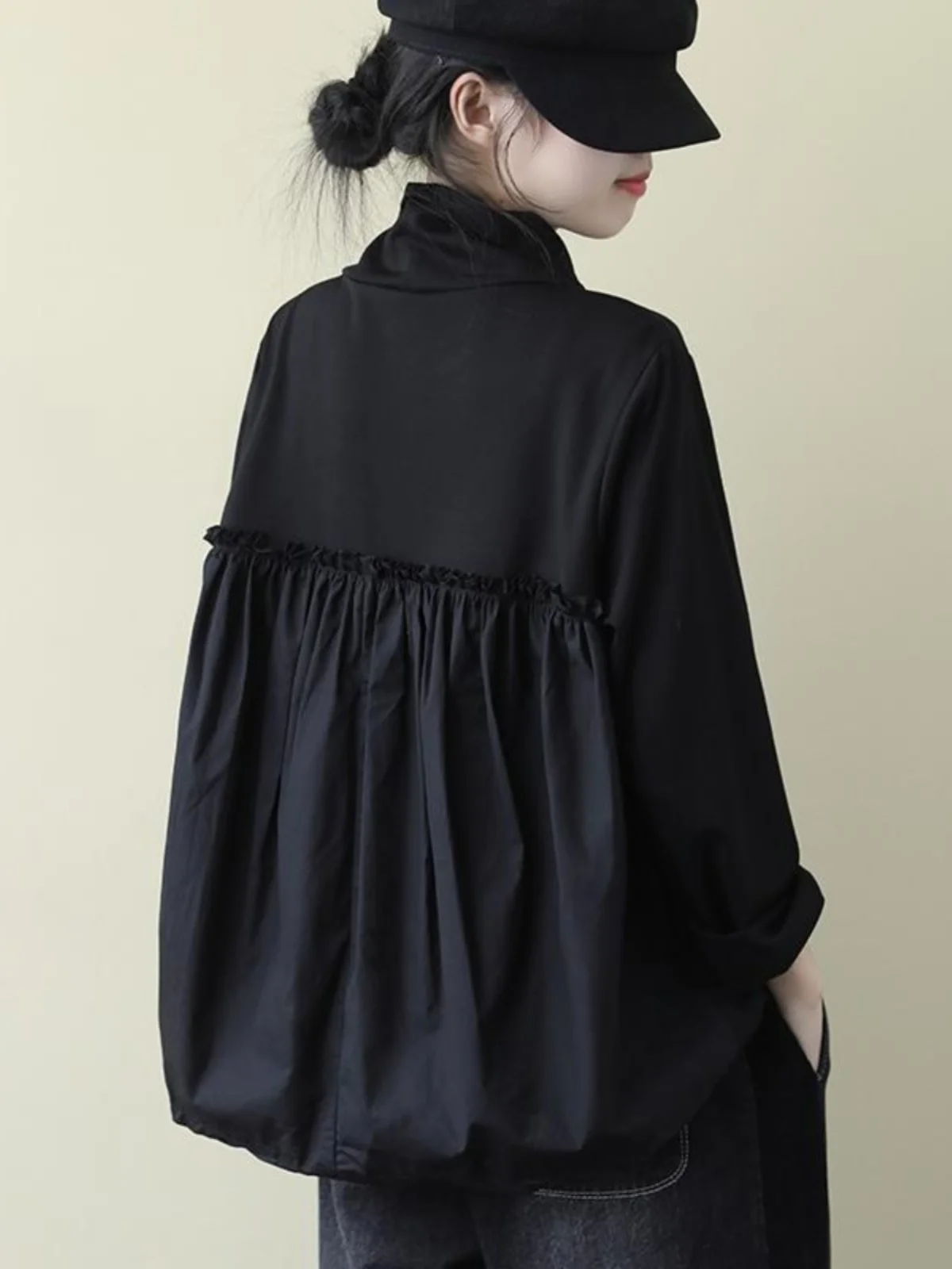 ルーズオーバーサイズの女性のシャツ韓国スタイル芸術的なヴィンテージプリーツスプリットスウェットシャツ春秋の新着