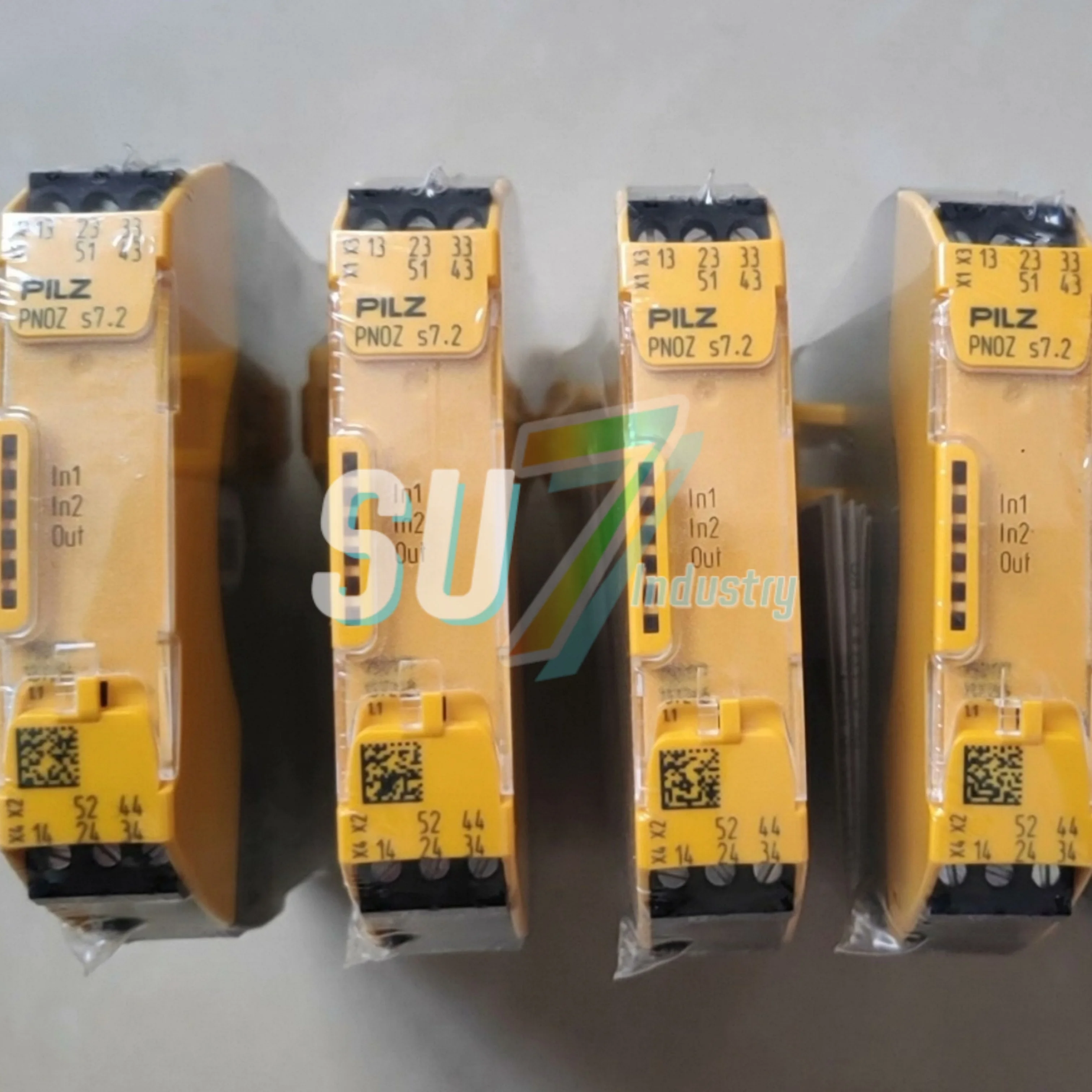 

750167 PNOZ s7.1 750177 PNOZ s7.2 750330 PNOZ s30 751101 PNOZ s1 751102 PNOZ s2 Защитное реле. Новое, в упаковке.