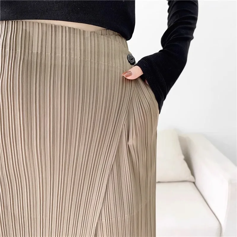 Miyake Style Women Pleated Solid Color Ankle-length Pants Elastic Waist Wide Leg Straight Female Trsouser Loose 2025 Summer