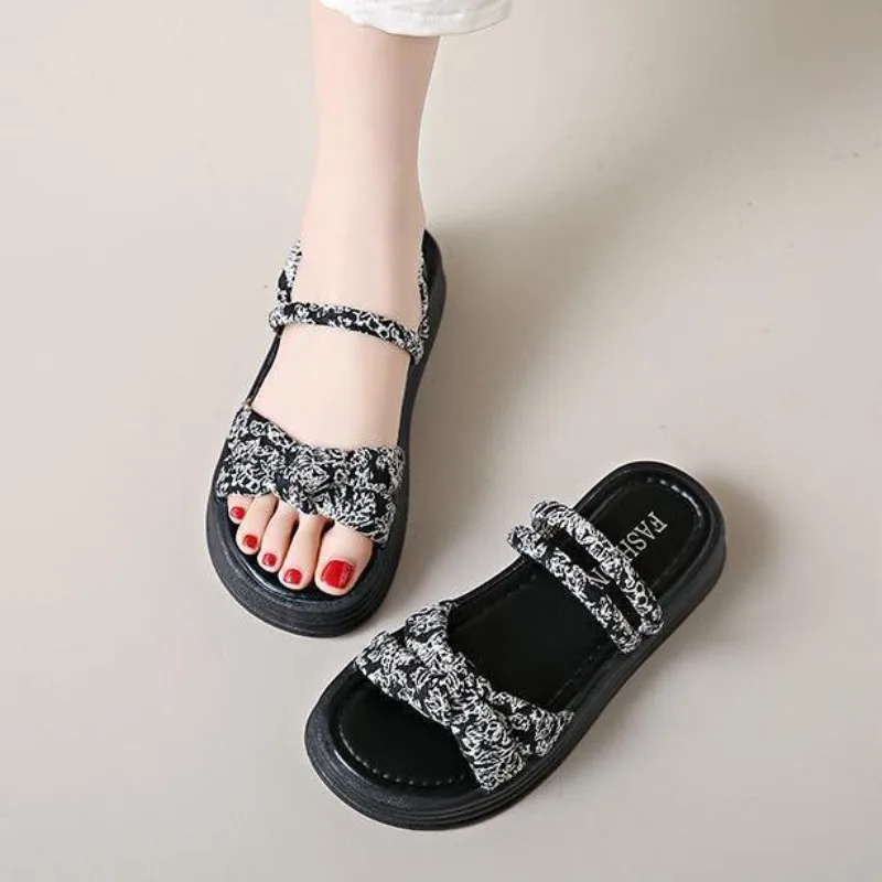 

2026 New Women's Summer Flat Platform Sandals for Outdoor Casual Comfort and Fashion