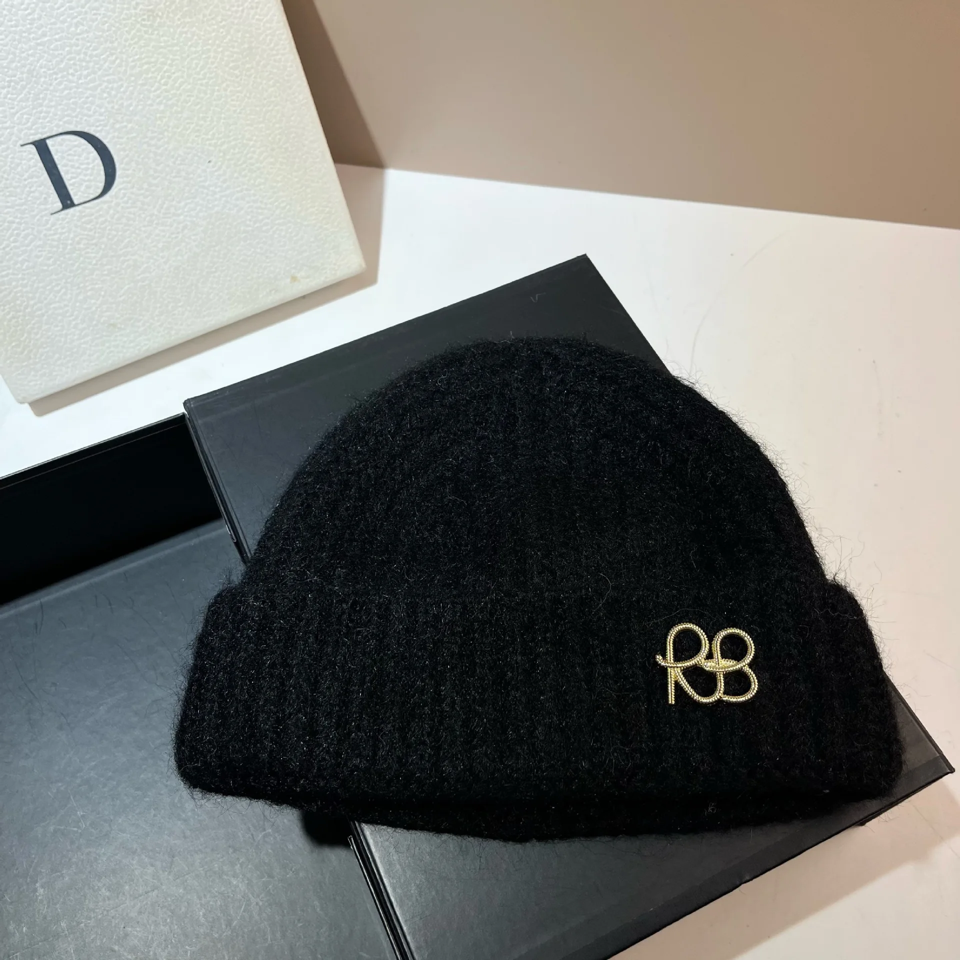 2026 New Fashion Cap Women RB Pull Wool Knitted Hat Simple Warm Wide Strip Wool Pullover Hats Ladies Winter Cold Elastic Ear Hut