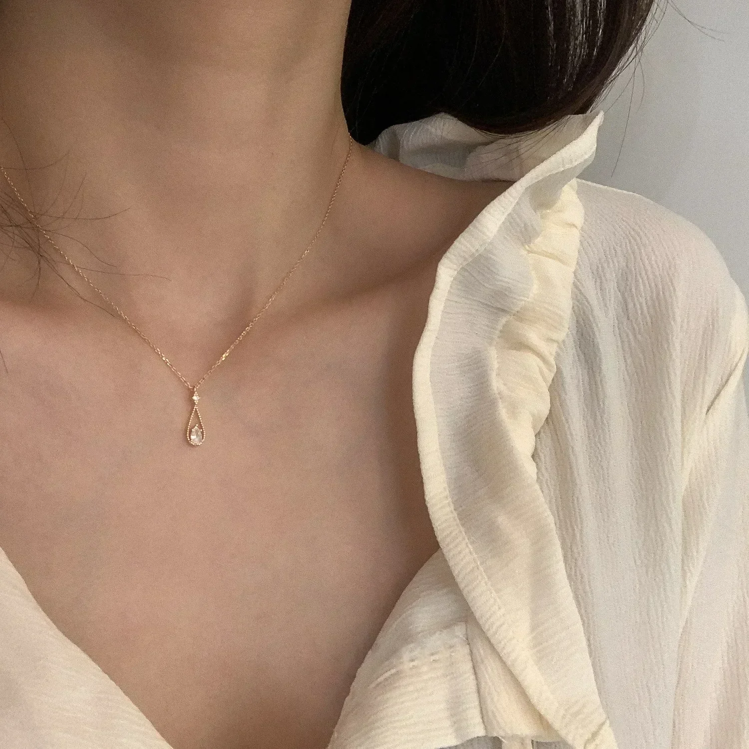 Korean Fashion Zircon Water Drop Pendant Necklace for Women Vintage Elegant Temperament Clavicle Chain Necklace Wedding Jewelry