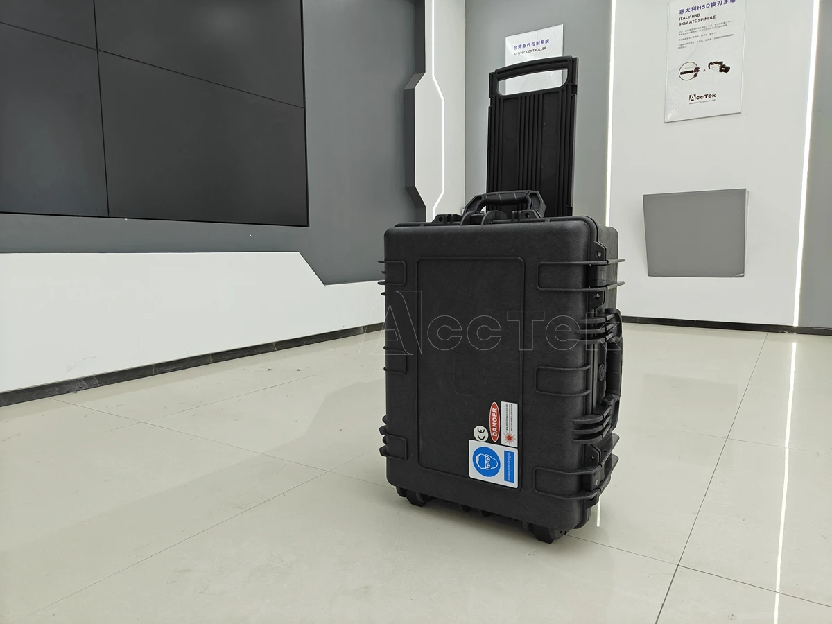 Suitcase Pulsed Laser Cleaning Machine 300W Car Paint Repari Rust Remove