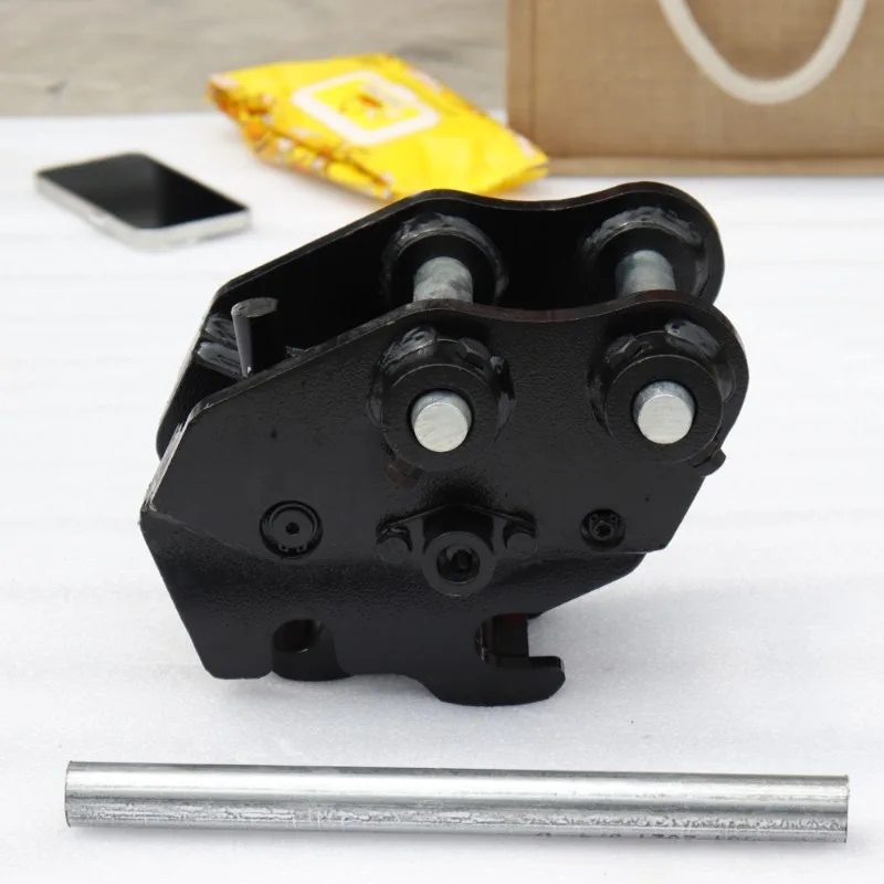 High Top Manufacturer 0.8 Tons Mini Excavator Mechanical Fast Hook Narrow Tooth Bucket Sand Bucket Micro Parts Fast Delivery