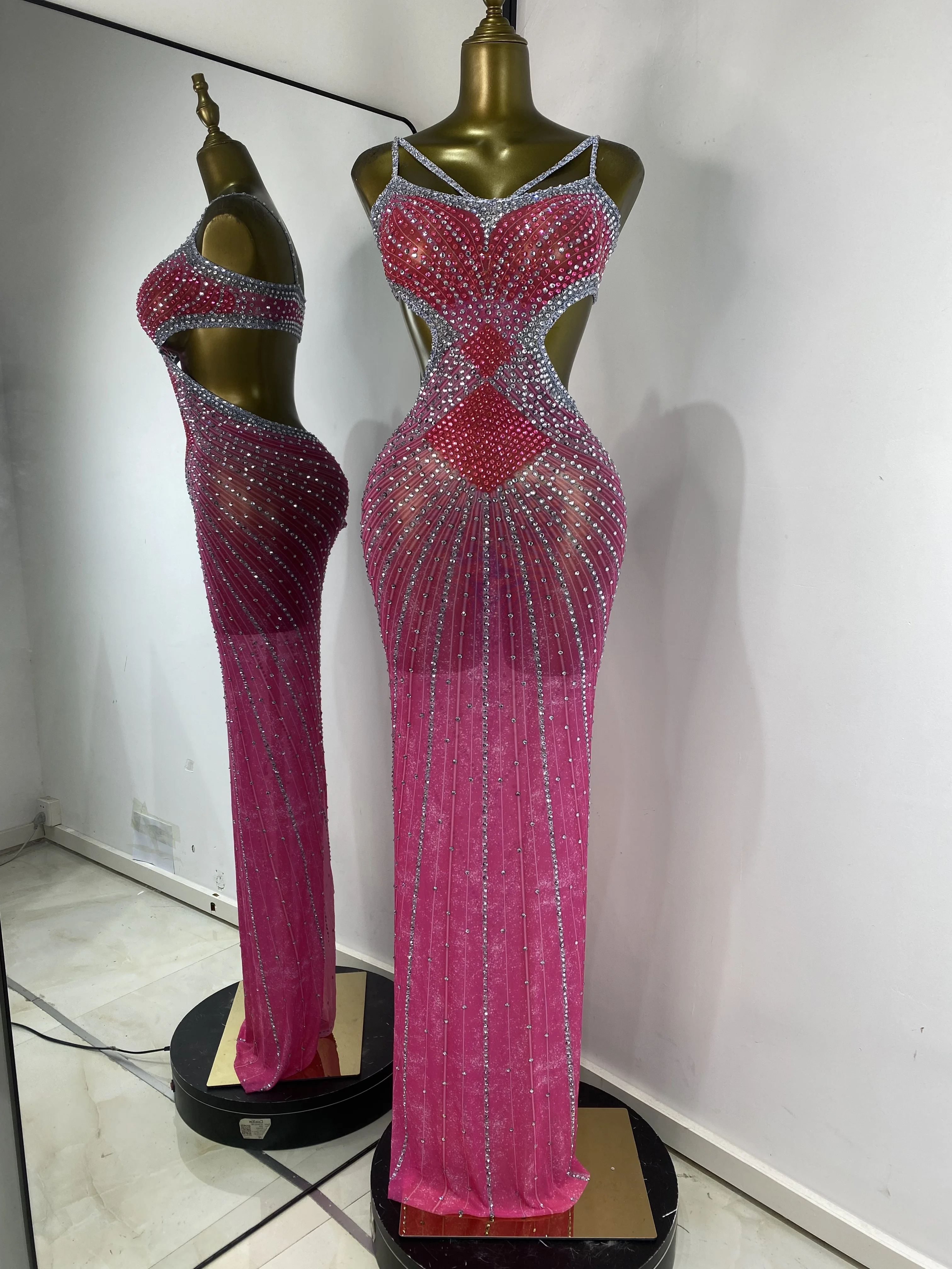 여성용 럭셔리 핑크 라인스톤 메쉬 컷아웃 맥시 롱 스플릿 드레스 섹시 오픈 레그 생일 런웨이 셀럽 이브닝 클럽 파티 가운