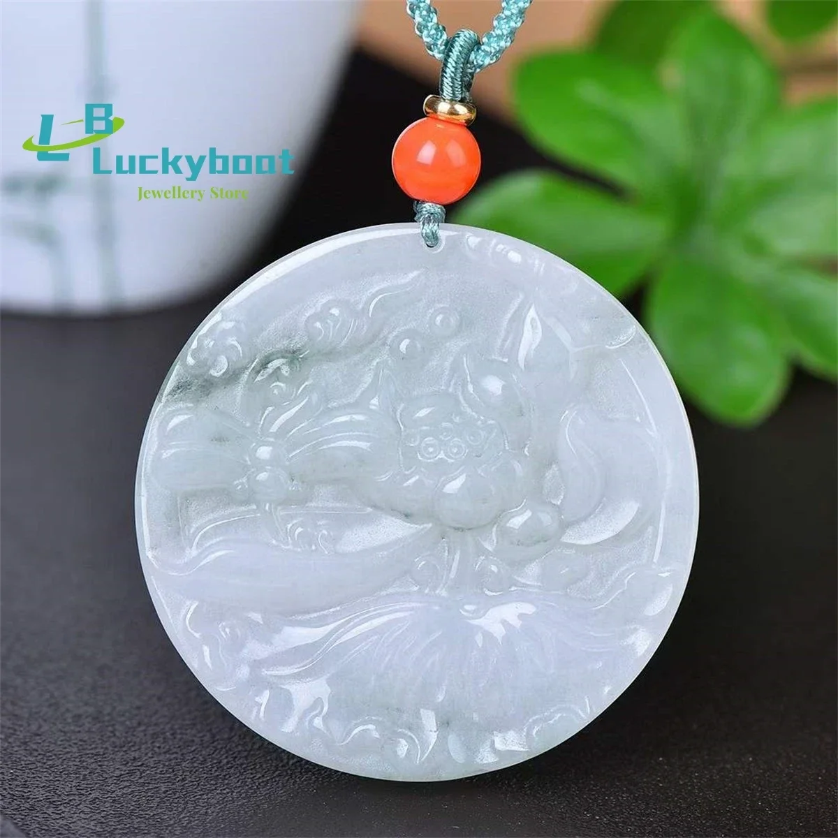 

Natural Tianshan Cuihe Qi Sheng Cai Pendant is Simple Personalized Fashionable Exquisite and Versatile for Men and Women