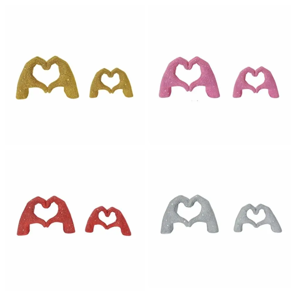 Cute Dot Bead Gesture Decoration Heart Creative Heart Finger Statue Abstract Design Resin Valentine's Day Sculpture Living Room