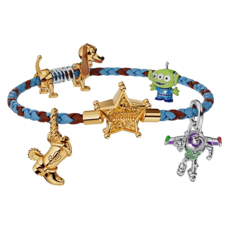 Pixar's 2026 Toy Story Sheriff Star Bracelet can be DIY at will, including small dog pendants, cowboy boot pendants, and more