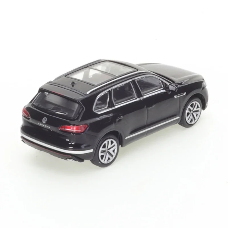 JKM 1/64 Volkswagen Touareg SUV czarno-biały niebieski samochód zabawki ze stopu odlewany Metal pojazdów mechanicznych Model prezent świąteczny dla dzieci zabawki dla chłopców