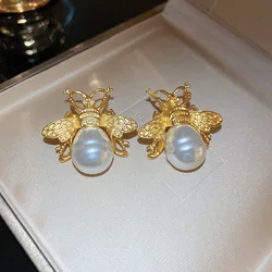 Mid Ancient Style Golden Bee Pearl Earrings Trendy Personalized Design Small Animal Earrings For Women