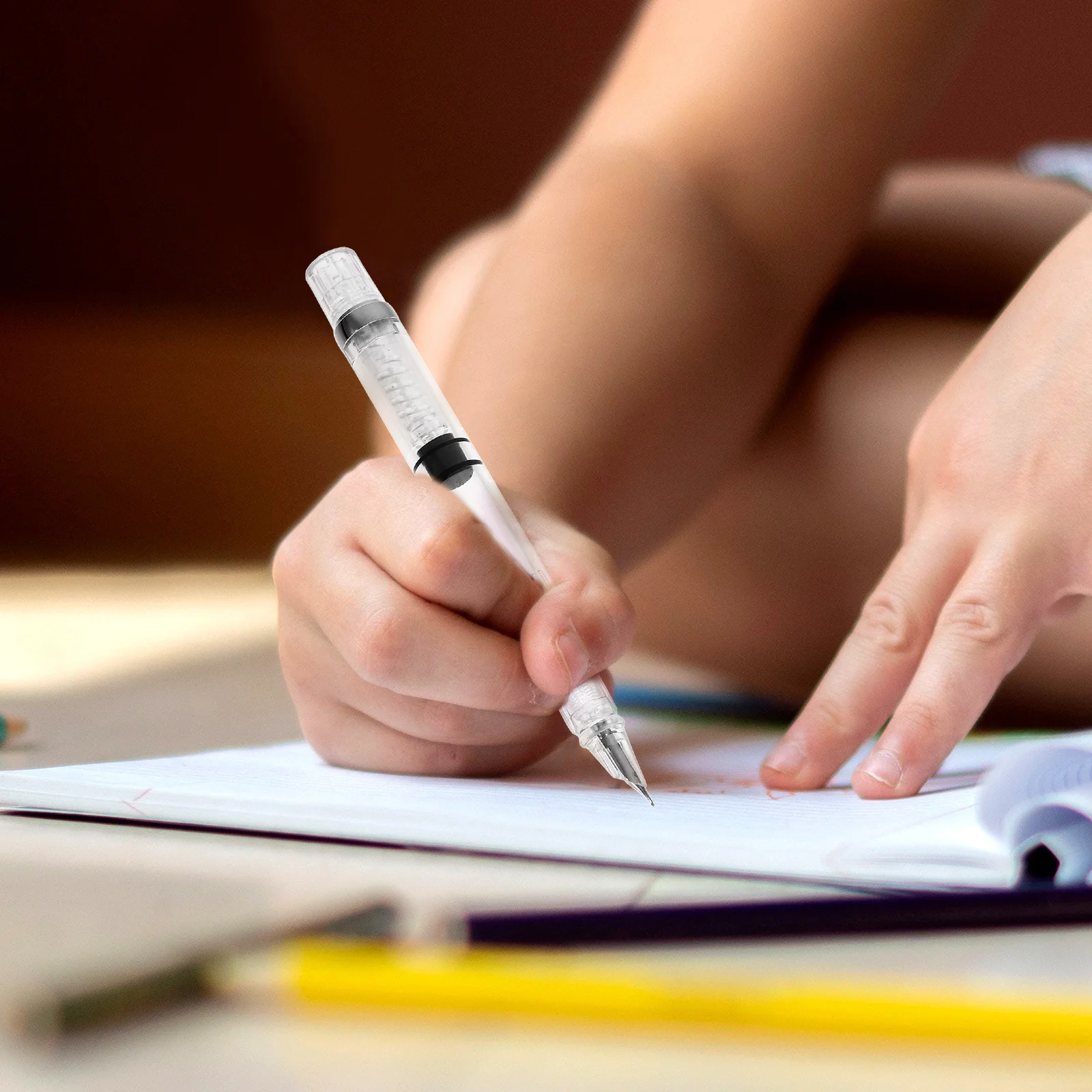 

2 шт., перьевая ручка, поглотитель чернил, прозрачный корпус, гладкое письмо, практика каллиграфии, офисные школьные канцелярские принадлежности, многоразовые ручки