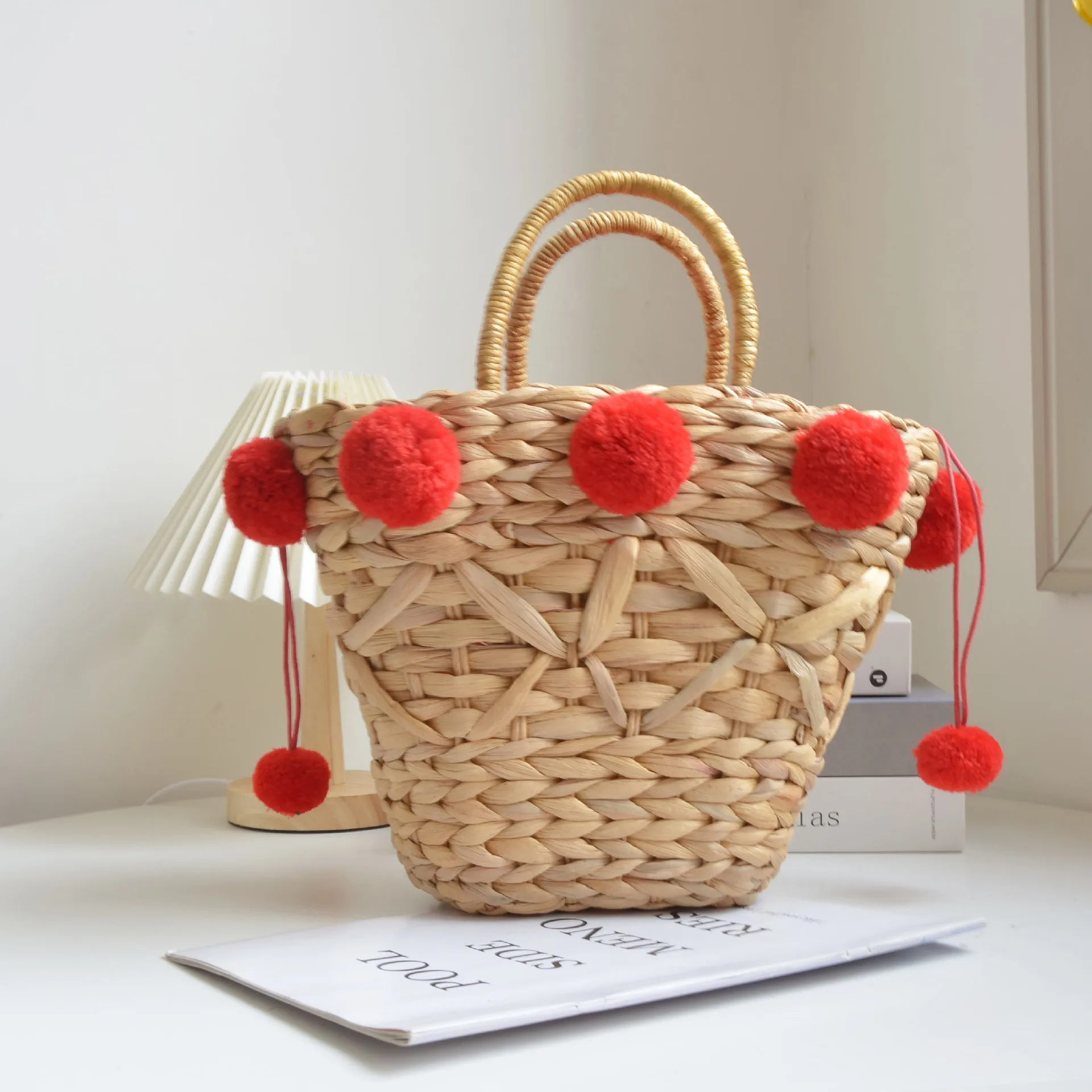 

2023 New Summer Women Straw Shoulder Bags Red Ball Beach Clutch Handbags Holiday Straw Bags Travel Totes Drop Shipping