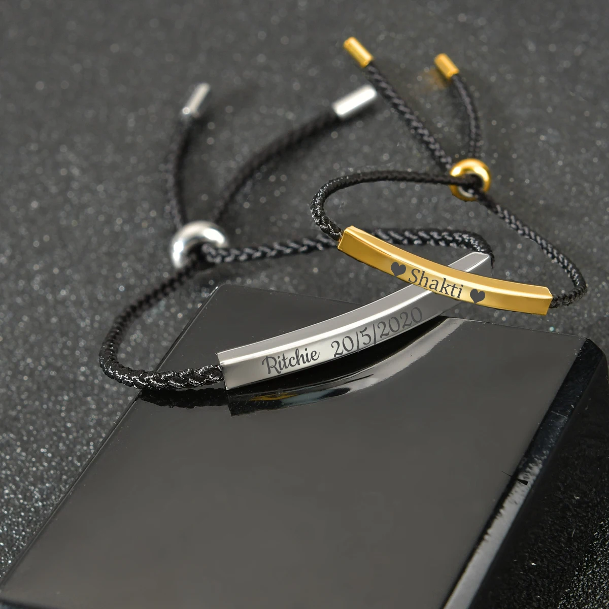 แกะสลักชื่อส่วนบุคคลสีดําเชือกเด็กอุปกรณ์เสริมสร้อยข้อมือผู้หญิงเครื่องประดับสแตนเลสดึงหัวเข็มขัดปรับของขวัญ