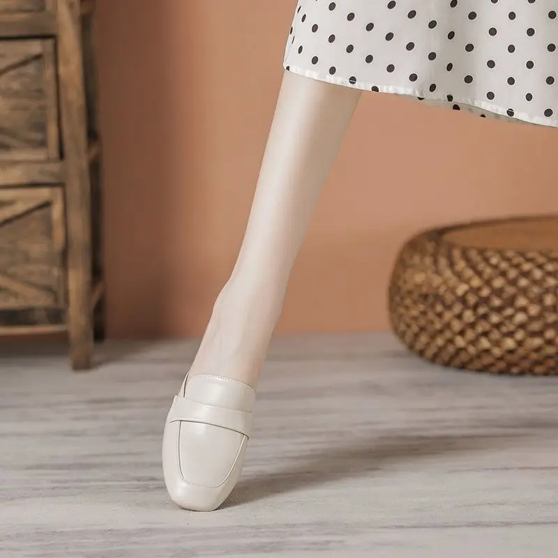 

2026 Summer New Arrival Women Fashionable Closed Toe Mule Sandals Chunky Heel Slip On Outdoor Elegant French Style Slippers