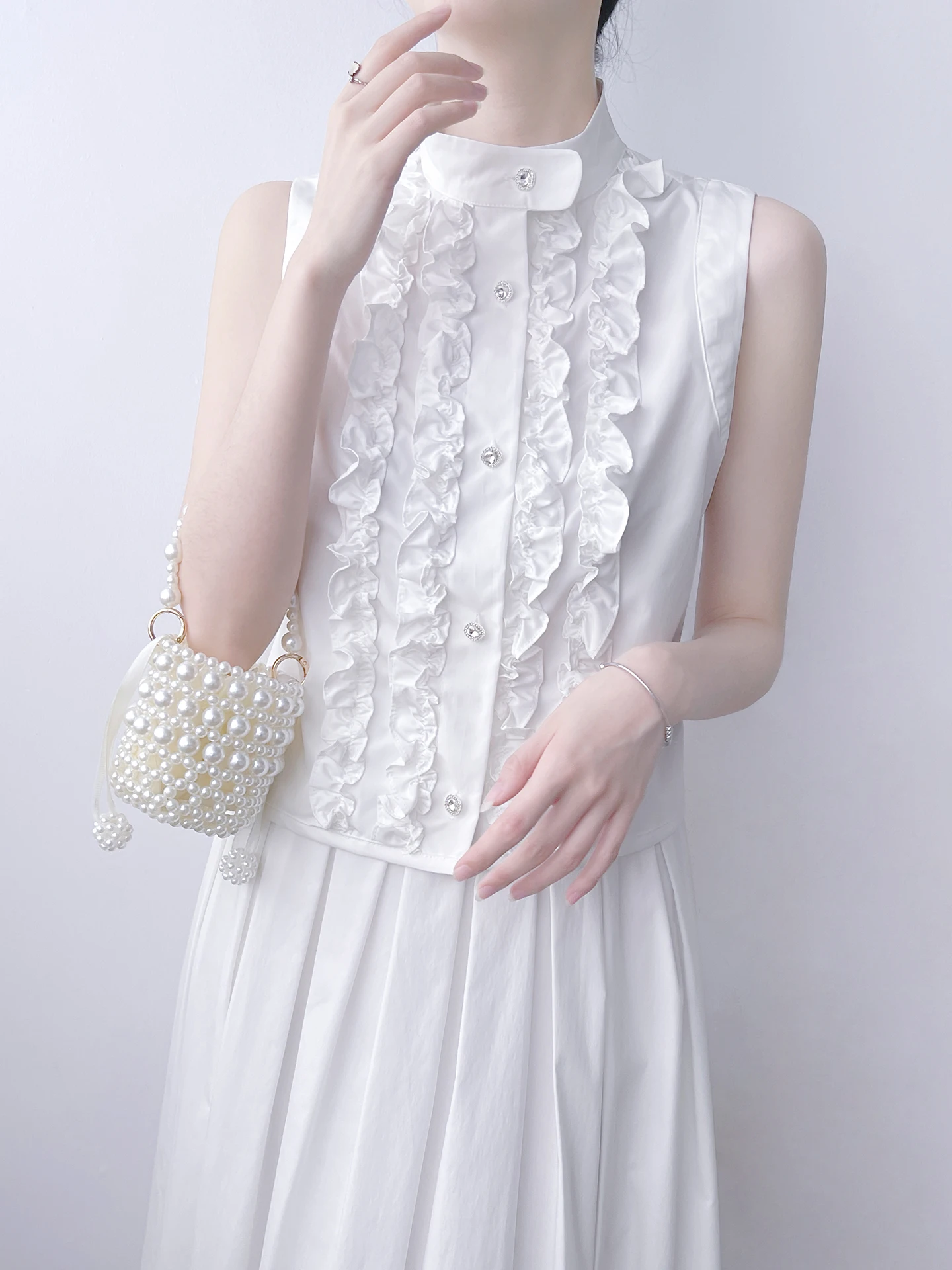 

Элегантная белая короткая женская блузка без рукавов с пуговицами из страз, цветочным узором, дышащая, из полиэстера, летний топ