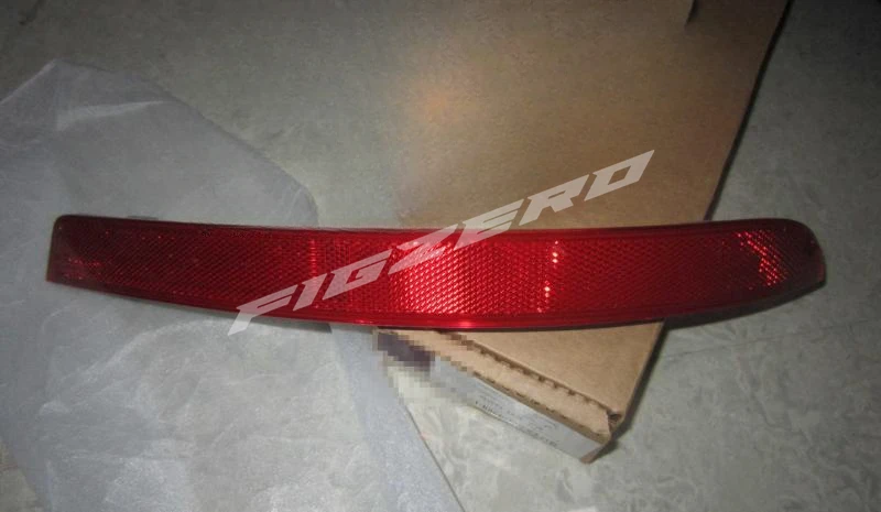 China Brand New Genuine Figzero Left Right Rear Bumper Side Light Reflective Trim For Mercedes Benz W166 GL350 GL400 GL500 GL550