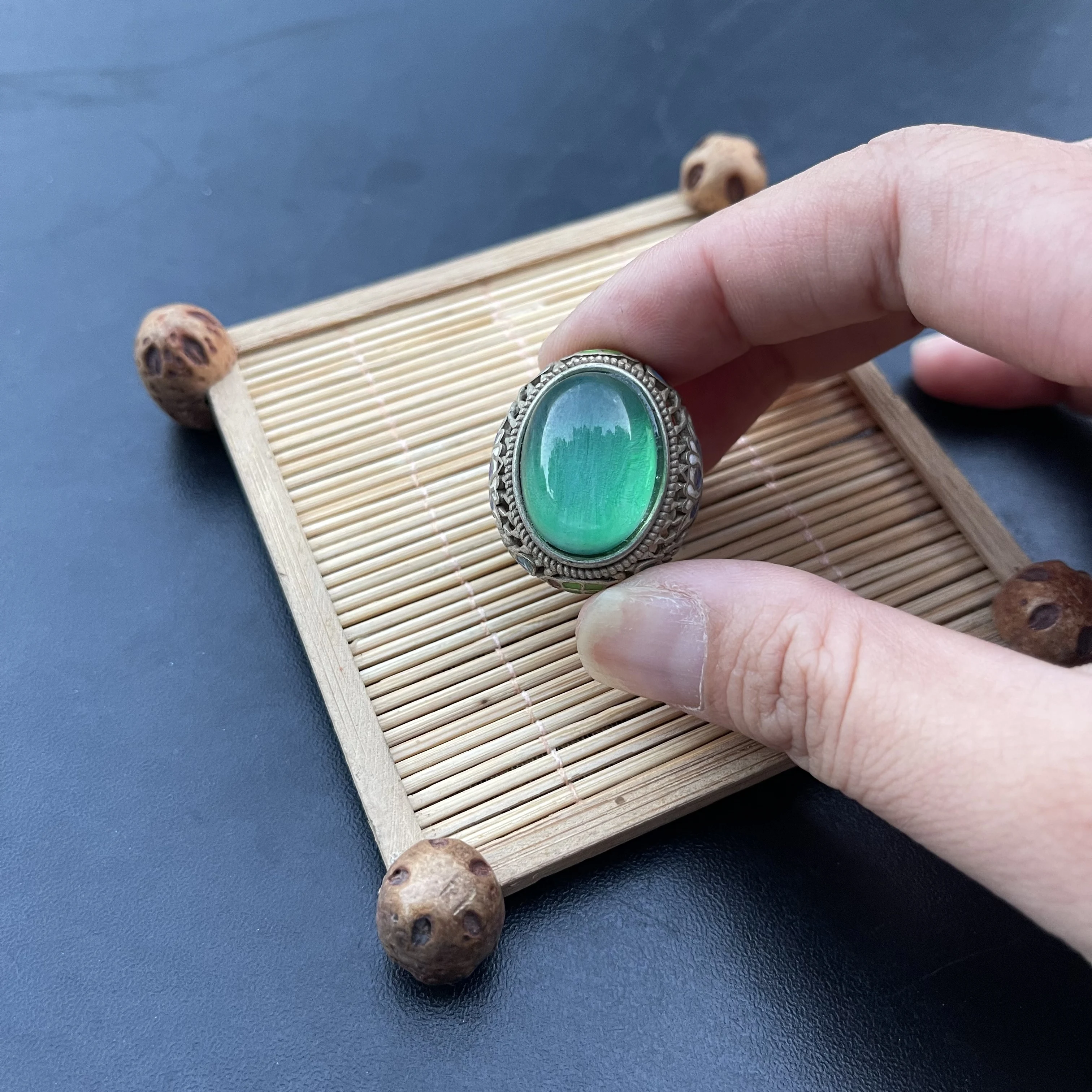 Vintage Bohemian Statement Ring, Antique Silver‑Tone Hollow Enamel Frame Simulated Green Oval Cabochon Gem Retro Ethnic Hand‑cra