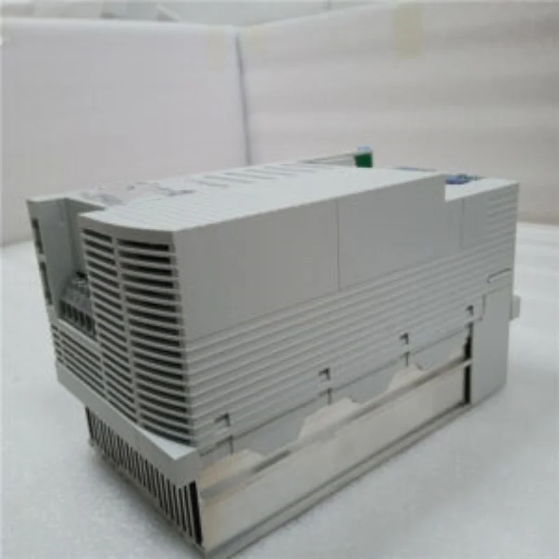 

100% Original And Authentic E82EV552K4C E82EV552K4C200 E82EV552K4C040 Inverter 1 Year Warranty Fast Shipping