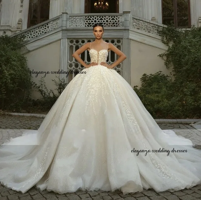 تخصيص Vestido de novia بلا أكمام من الجمال يزين الدانتيل فستان الزفاف الأشرطة ثلاثية الأبعاد الزهور يطبع ألف خط زي العرائس