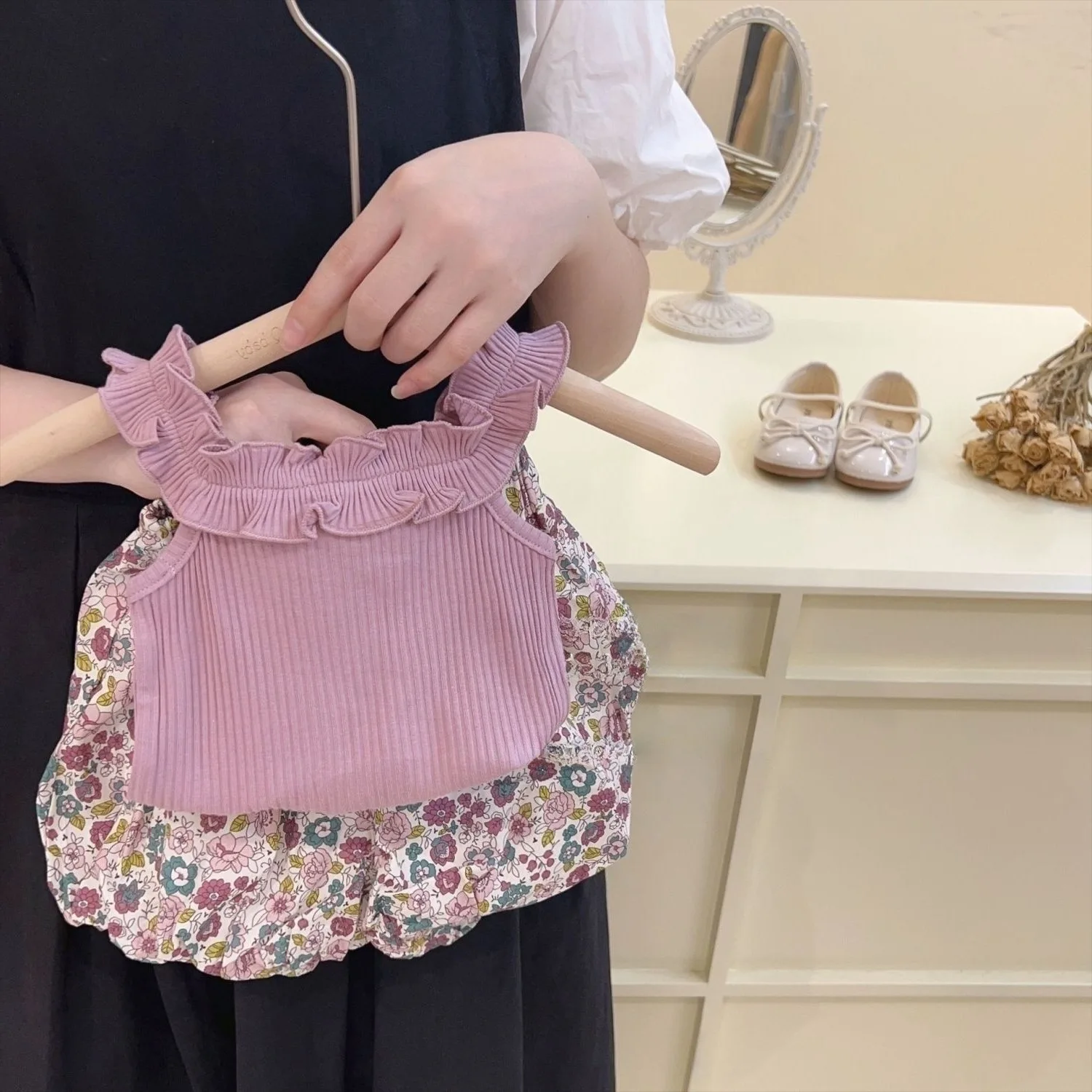 Summer Girl Suit Baby Foreign Style Children Korean Version Sweet Lace Vest Suspender Broken Bud Shorts