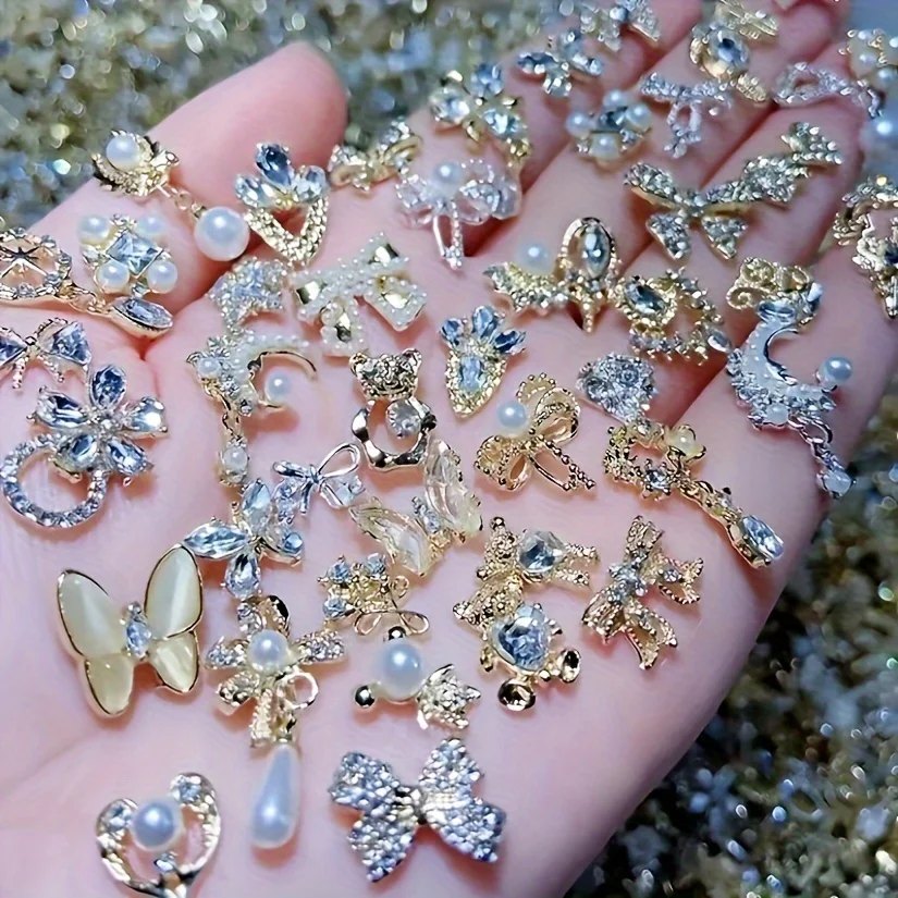 

Luxury Alloy Pendant Straight Pack: 30-piece collection with rhinestones, pearls and gold, black pendants for fashionable nail a