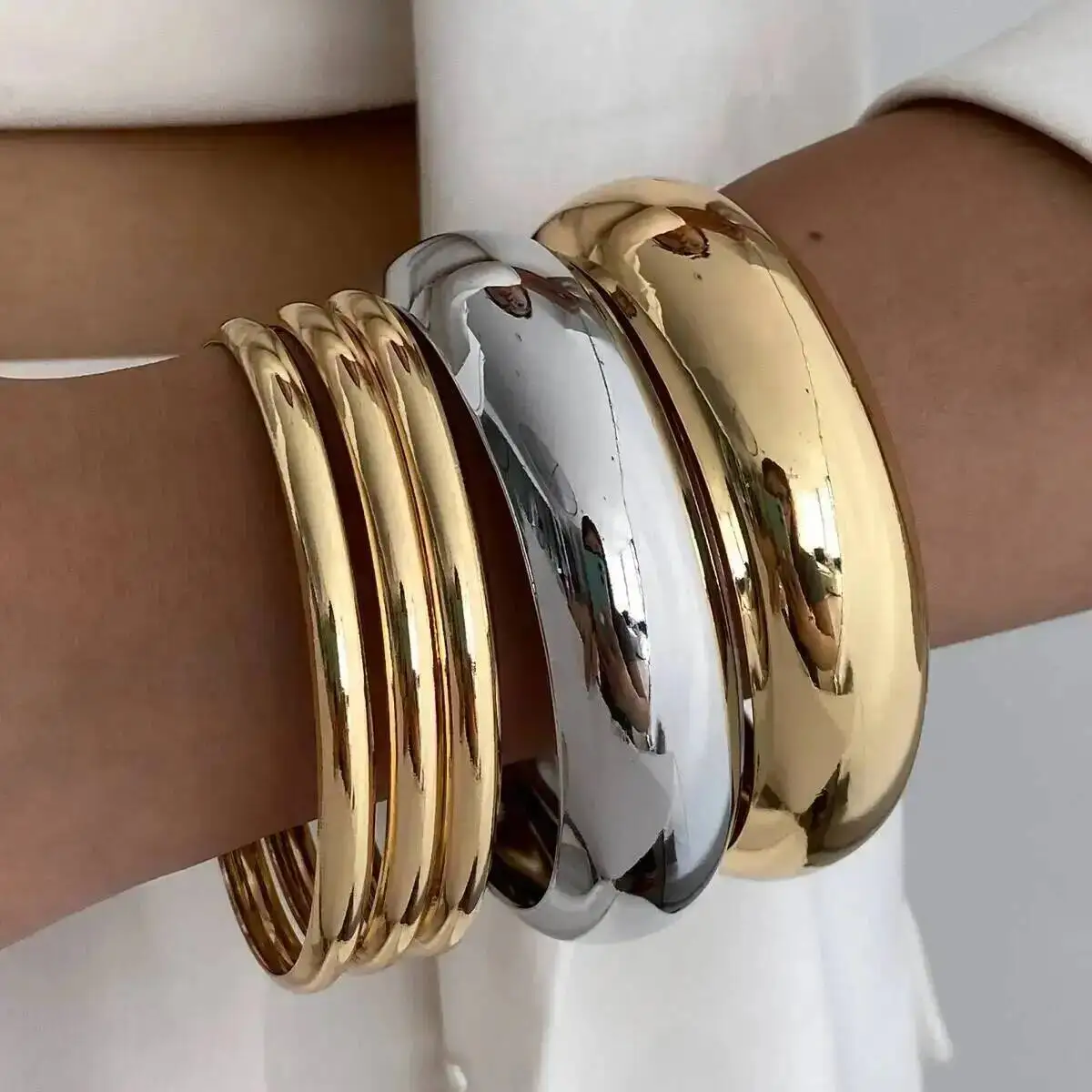 

KunJoe 5Pcs Minimalist Big Round Wide Bracelets Set for Women Punk Gold Color Silver Colorl Stackable Bangle Party Jewelry New