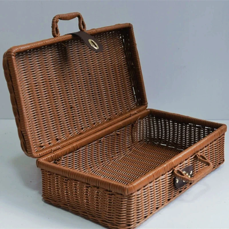 

Retro PP Rattan Wicker Suitcase Picnic Storage Basket with Handle Gift Box Woven Cosmetic Organizer, Vintage Travel Case