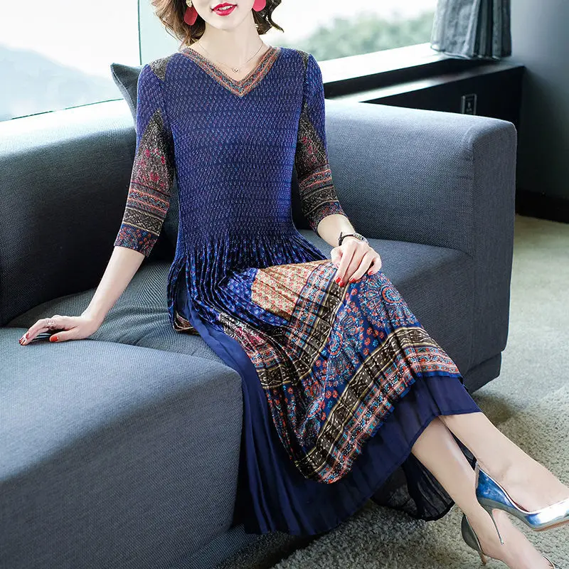 

Western style dress female temperament slightly women spring and summer new fashion retro printing waist slim pleated skirt