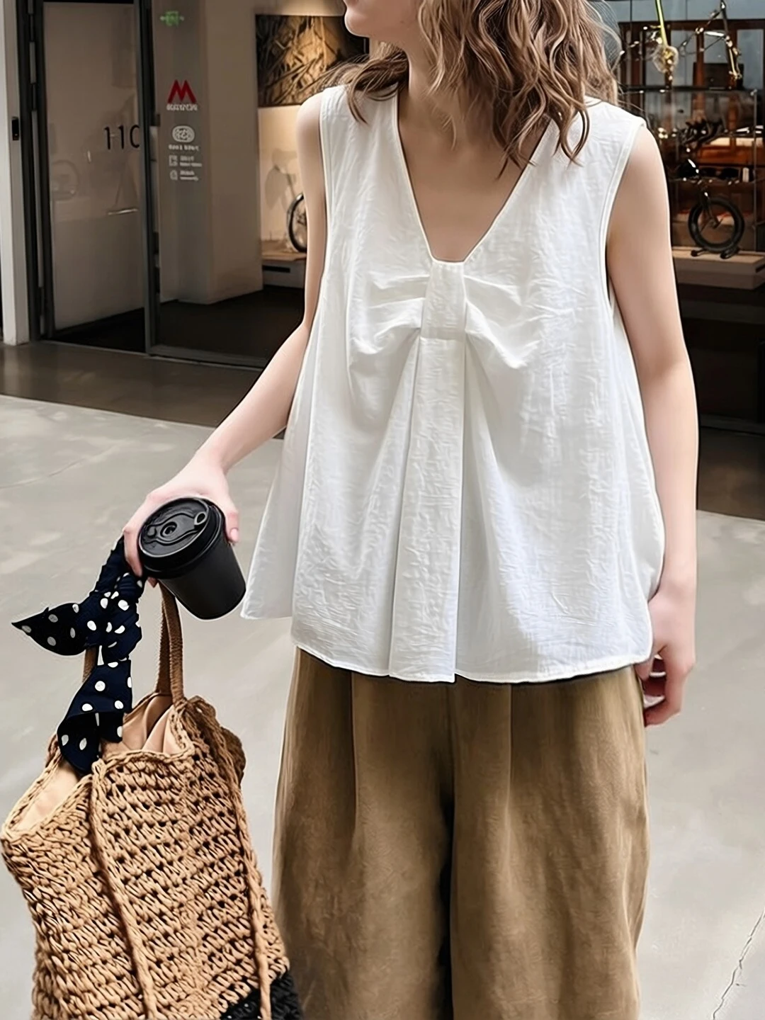 

Korean Style Simple V-Neck Sleeveless Vest Shirt Women Summer Sweet Large Size Pleated Design Slimming Trendy Top