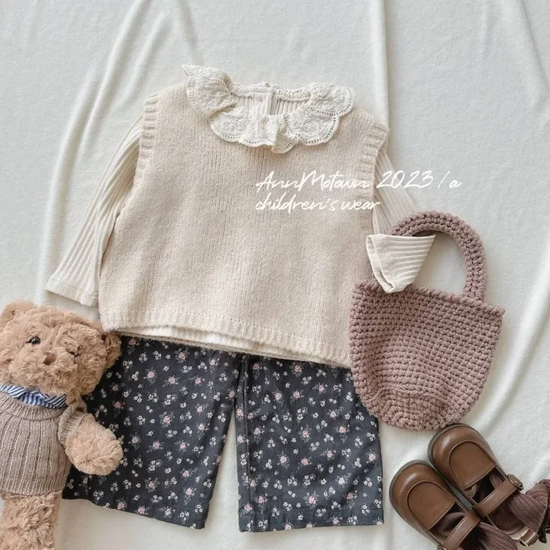 Hot Kids Baby Girls Clothes Knit Waistcoat + Lace Lace Collar Base Shirt + Floral Wide-leg Pants 3-piece Set Toddler Outfit Set