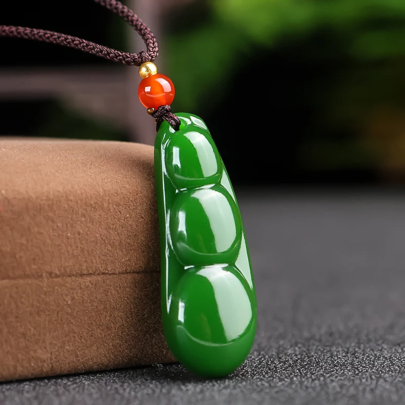 

Natural Green Jade Green Beans Pendant Necklace Trendy Fashion Accessories Charm Jewelry Carved Amulet Gifts New Charm Amulet