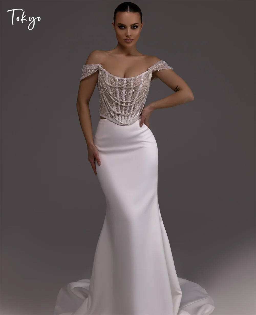 طوكيو مخصص أنيقة قبالة الكتف فساتين الزفاف بلا أكمام ذيل محكمة زي العرائس 2025 الأبيض الساتان حورية البحر فساتين الزفاف #1